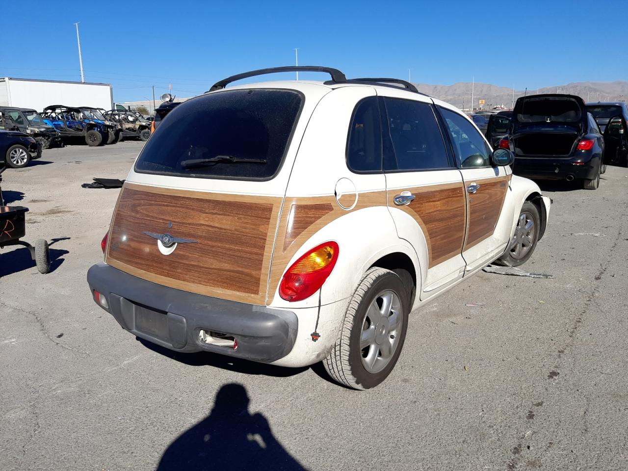 Photo 4 from auction – 2002 CHRYSLER PT CRUISER with VIN 3C8FY68B92T326430