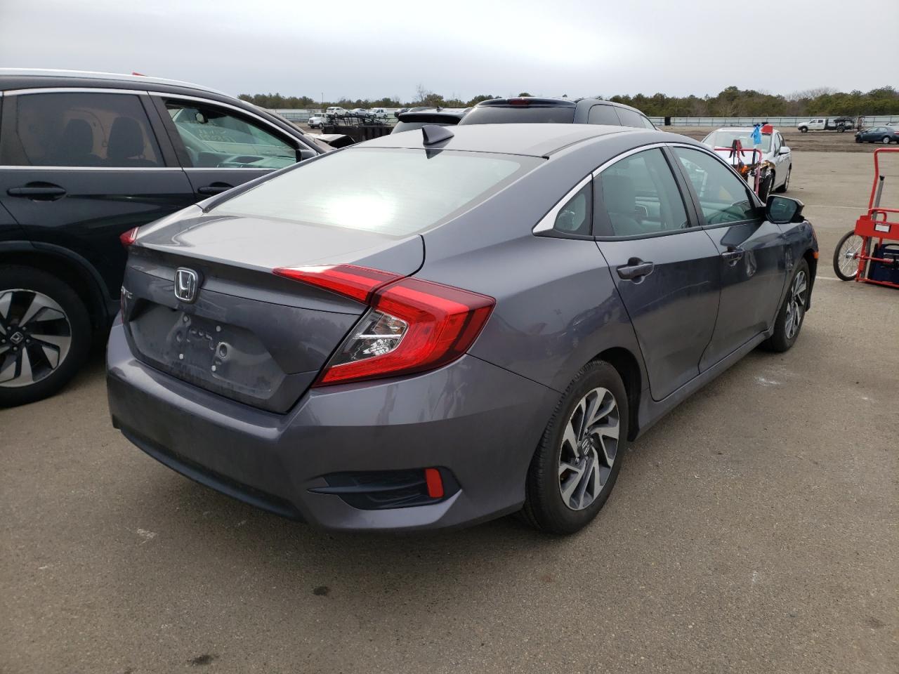 Photo 4 from auction – 2018 HONDA CIVIC EX with VIN 2HGFC2F72JH600096