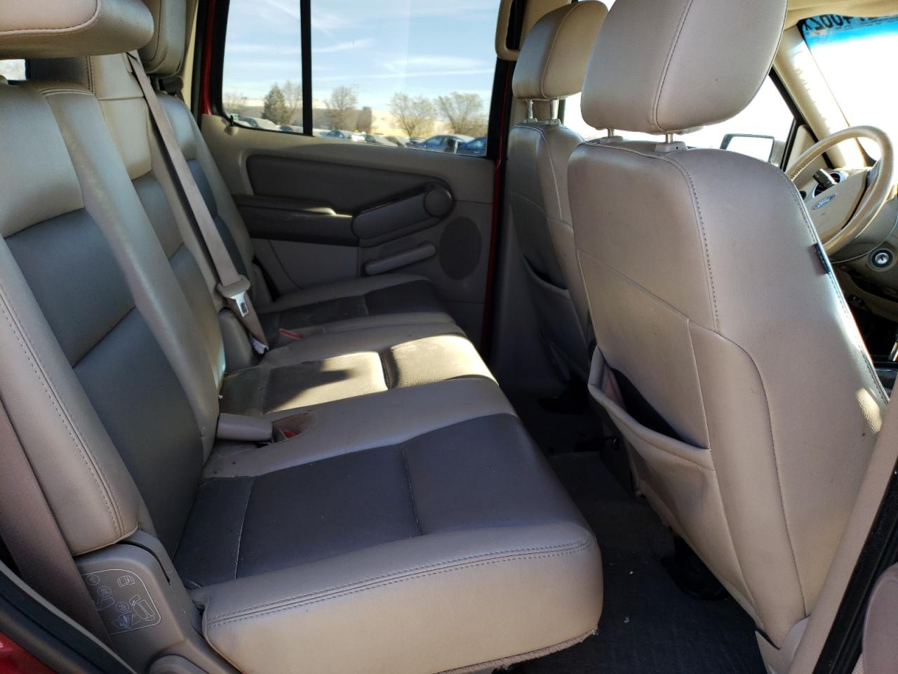 Photo 6 from auction – 2006 FORD EXPLORER X with VIN 1FMEU73816UB37014