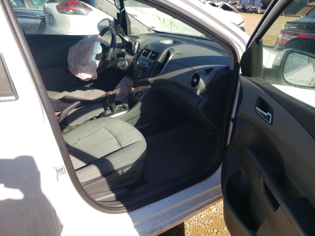 Photo 5 from auction – 2015 CHEVROLET SONIC LT with VIN 1G1JC6SH2F4119664