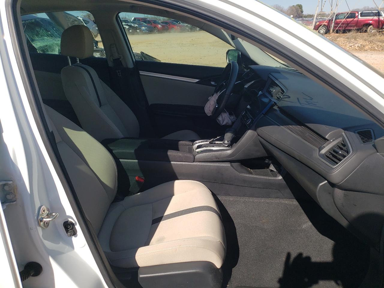 Photo 5 from auction – 2019 HONDA CIVIC EX with VIN 19XFC1F38KE002209
