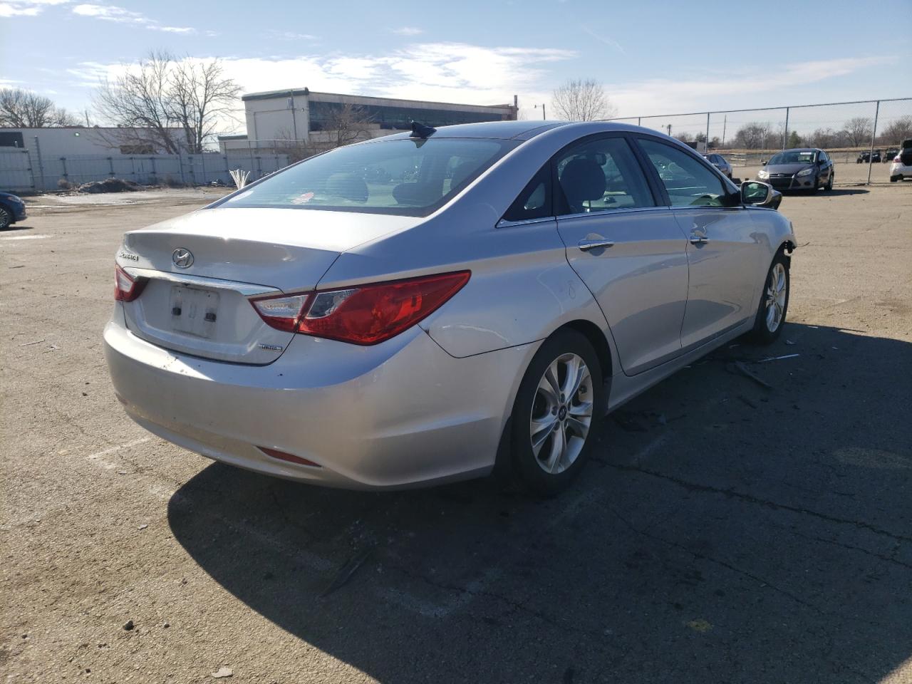 Photo 4 from auction – 2012 HYUNDAI SONATA SE with VIN 5NPEC4AC0CH377741