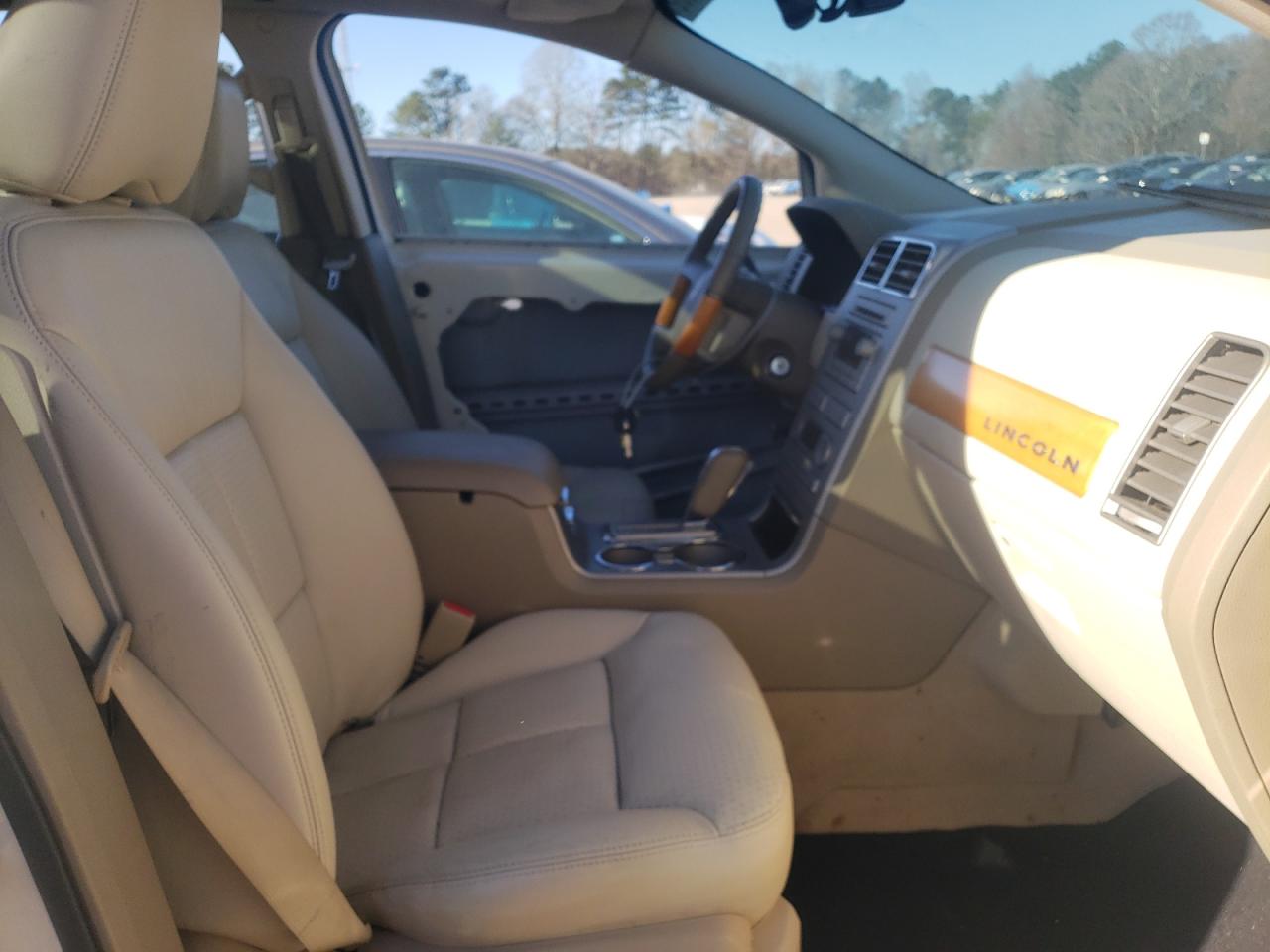 Photo 5 from auction – 2007 LINCOLN MKX with VIN 2LMDU68C57BJ19582