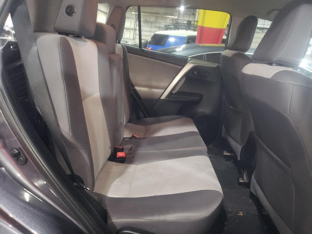 Фото 6 с аукциона – 2014 TOYOTA RAV4 LE с VIN 2T3BFREV2EW139713