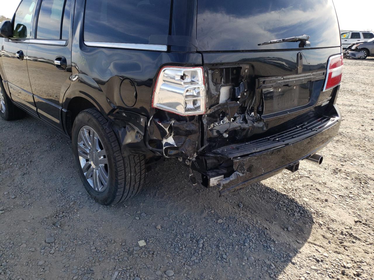 Photo 9 from auction – 2008 LINCOLN NAVIGATOR with VIN 5LMFU28588LJ01798
