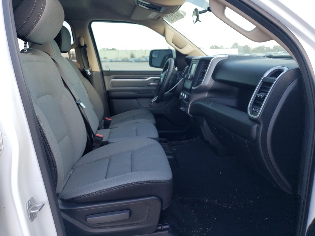 Photo 5 from auction – 2019 RAM 1500 BIG H with VIN 1C6RREFT9KN701306