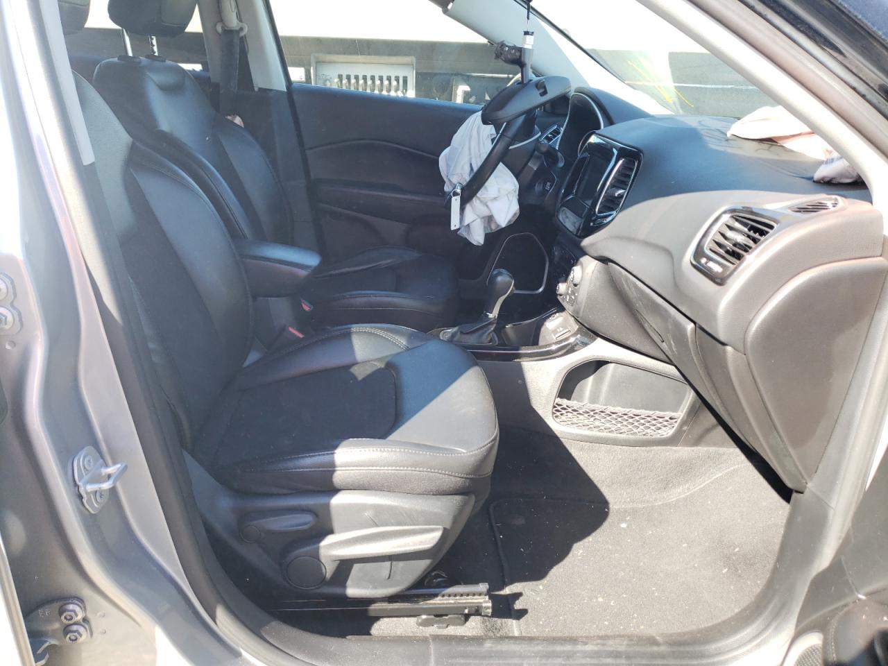 Фото 5 с аукциона – 2019 JEEP COMPASS LA с VIN 3C4NJCBBXKT649409