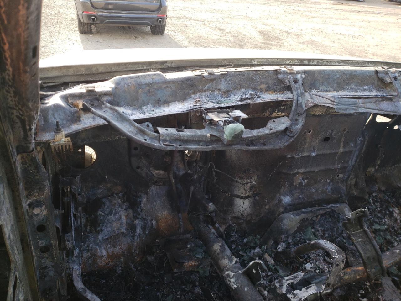 Photo 8 from auction – 2002 CHEVROLET SILVERADO with VIN 2GCEK19T521285868