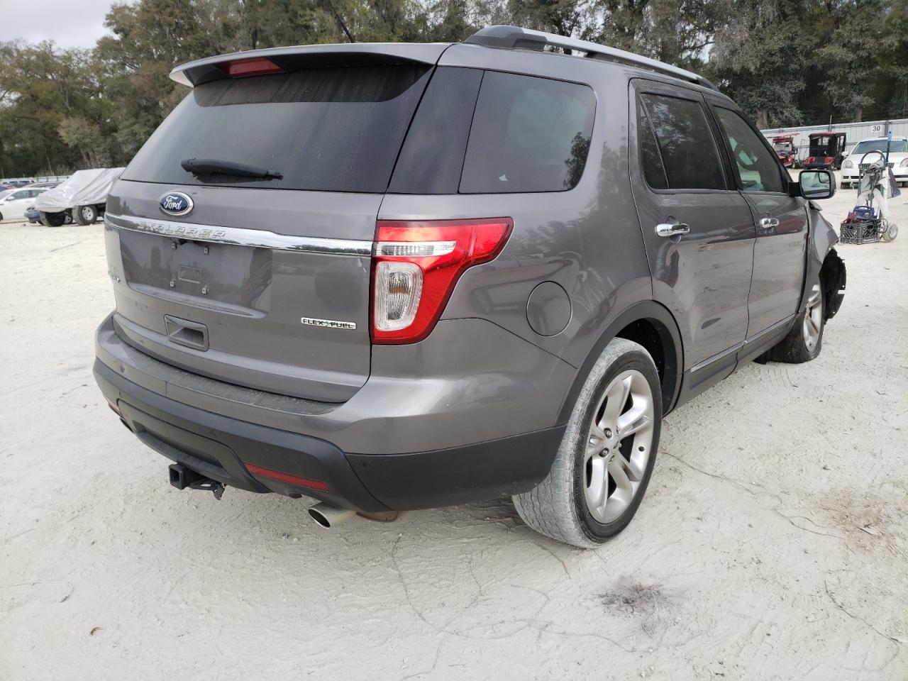 Photo 4 from auction – 2013 FORD EXPLORER L with VIN 1FM5K7F86DGC06454