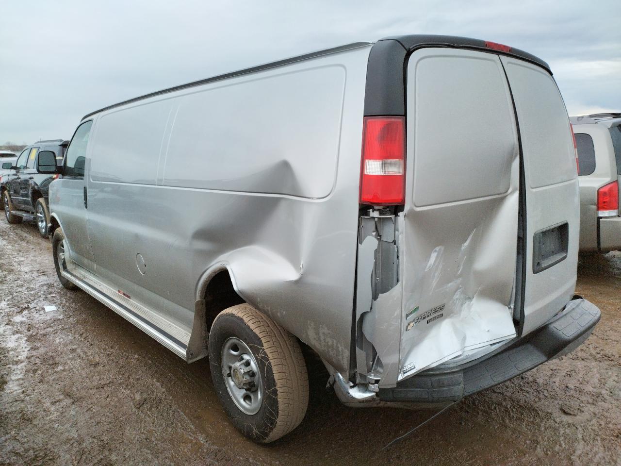 Photo 3 from auction – 2011 CHEVROLET EXPRESS G2 with VIN 1GCWGGCA6B1102211
