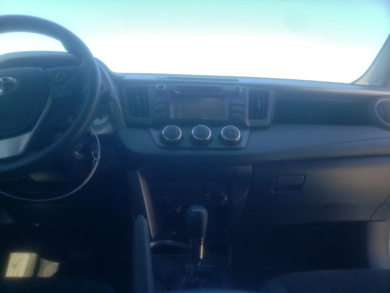 Photo 9 from auction – 2017 TOYOTA RAV 4 with VIN JTMZFREV9HJ139970