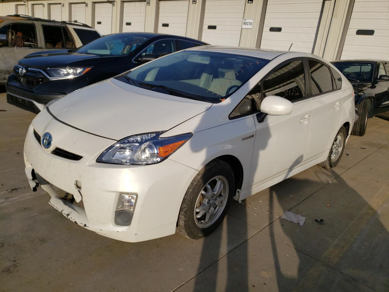 Photo 2 from auction – 2011 TOYOTA PRIUS with VIN JTDKN3DUXB0268386
