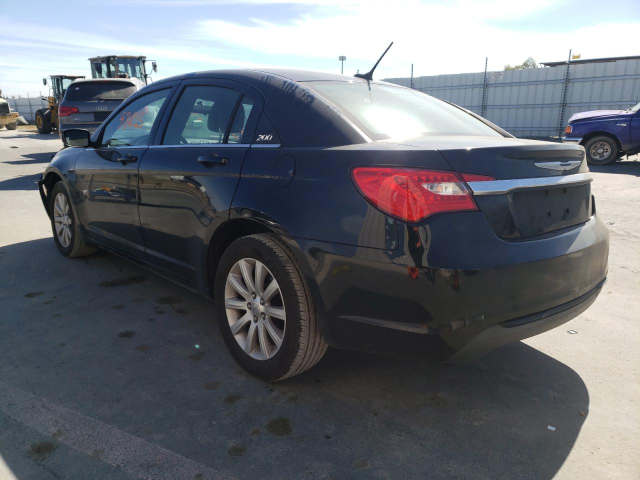 Photo 3 from auction – 2013 CHRYSLER 200 TOURIN with VIN 1C3CCBBB8DN538893