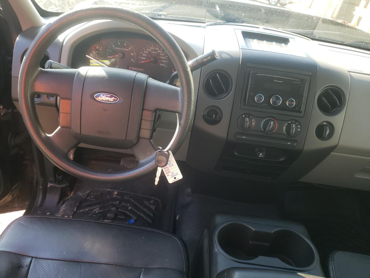 Photo 9 from auction – 2006 FORD F150 with VIN 1FTRF02276KB74584