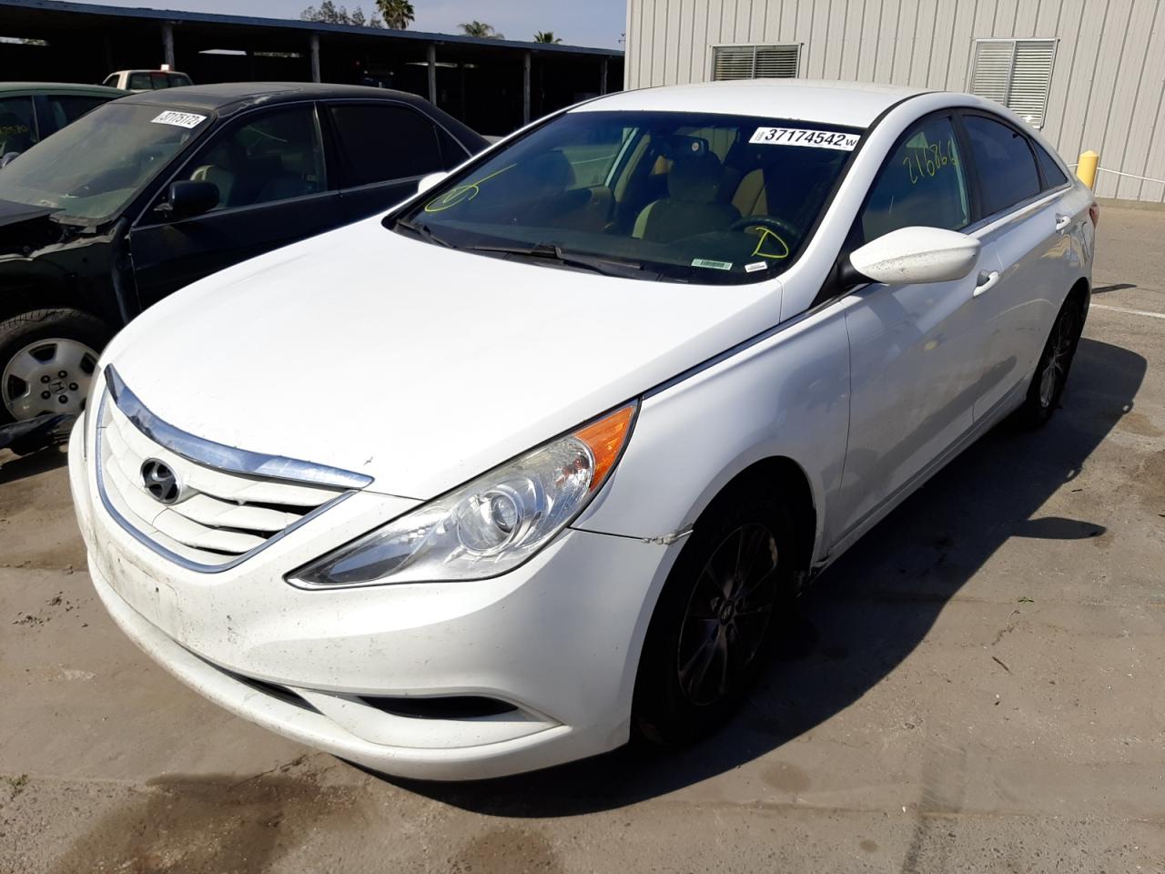 Photo 2 from auction – 2013 HYUNDAI SONATA GLS with VIN 5NPEB4AC3DH655956