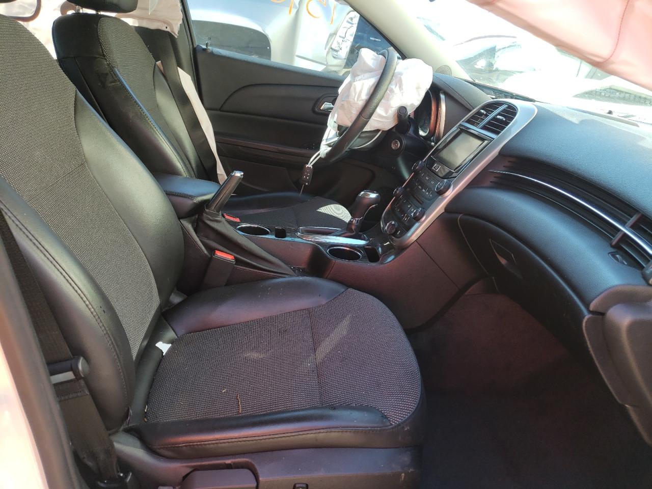 Photo 5 from auction – 2015 CHEVROLET MALIBU 1LT with VIN 1G11C5SL6FF193284