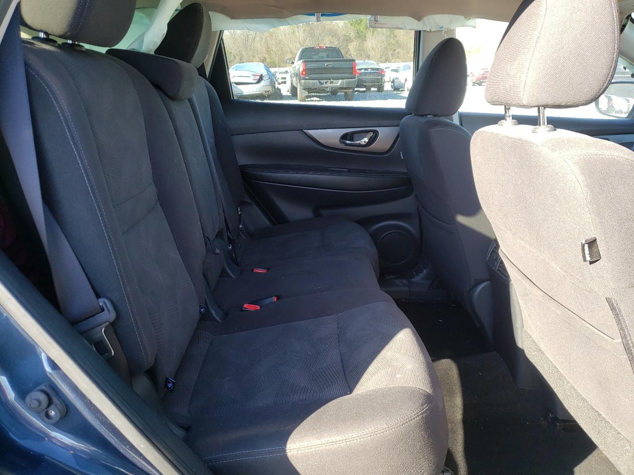 Photo 6 from auction – 2016 NISSAN ROGUE S with VIN KNMAT2MTXGP622201