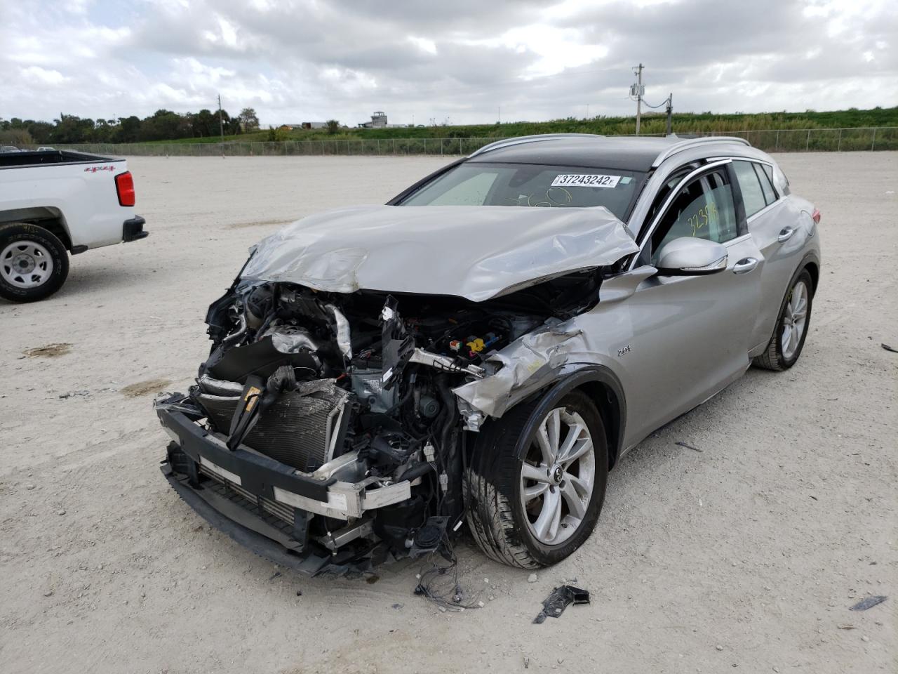 Photo 2 from auction – 2018 INFINITI QX30 BASE with VIN SJKCH5CP6JA044119