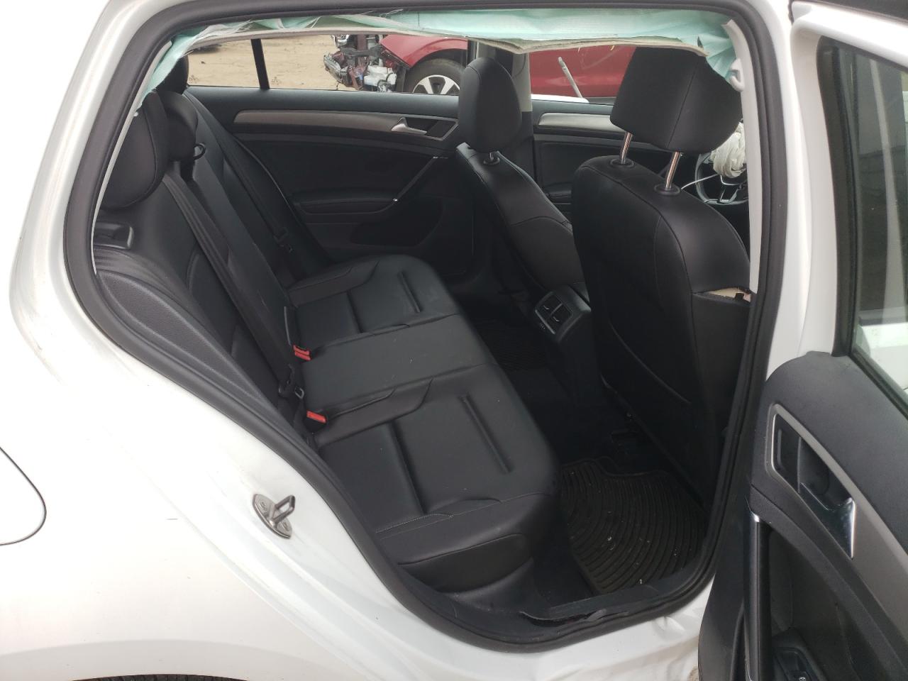 Photo 6 from auction – 2017 VOLKSWAGEN GOLF S with VIN 3VW217AU2HM013886
