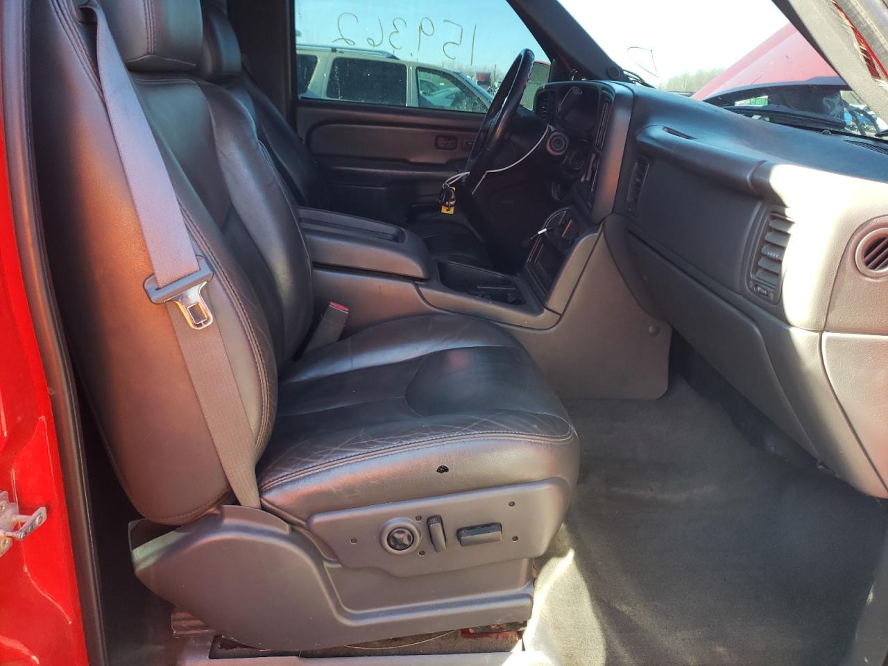 Photo 5 from auction – 2005 CHEVROLET SILVERADO with VIN 2GCEK13T351107566
