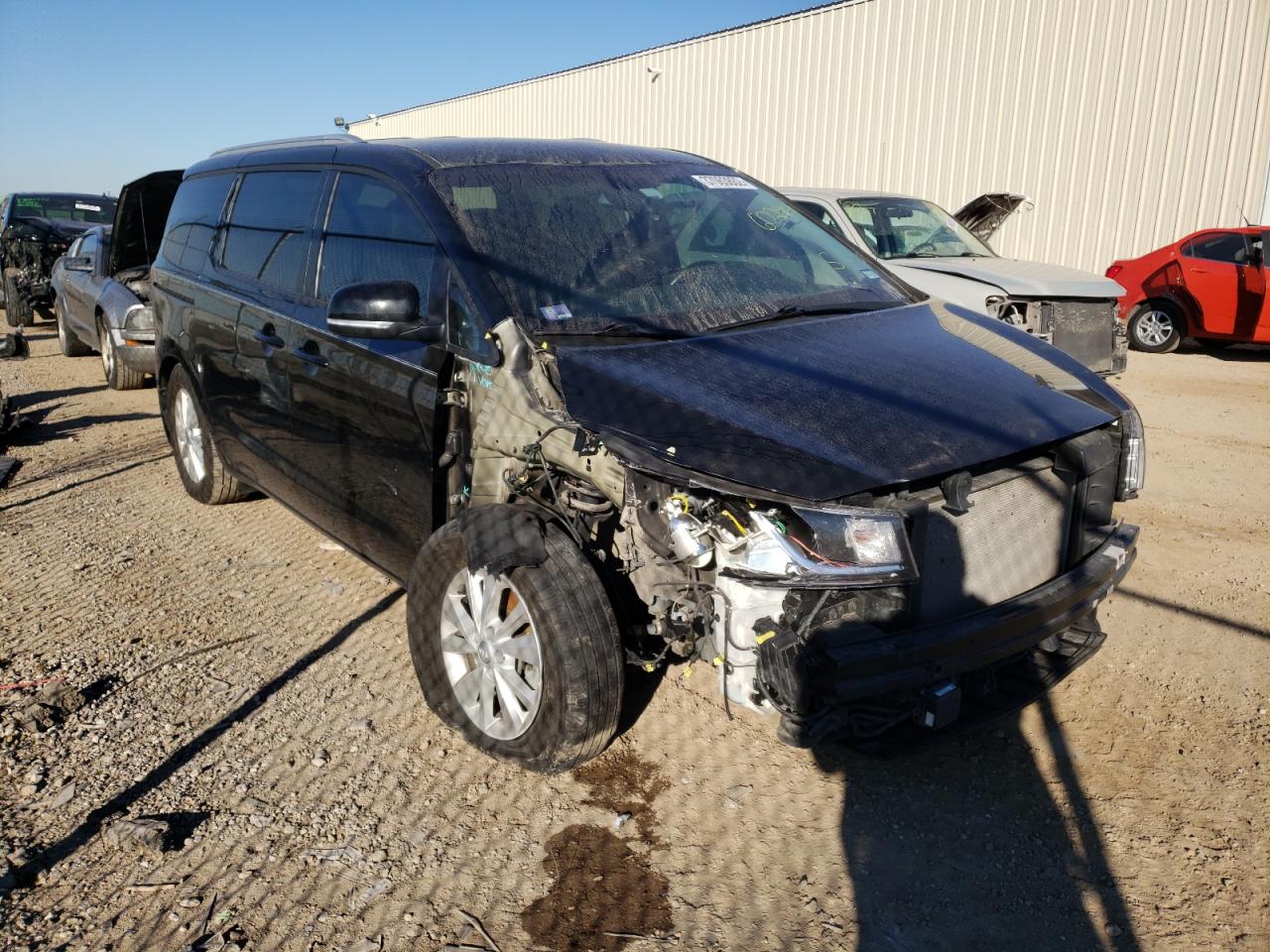 KIA SEDONA LX 2018 with VIN KNDMB5C12J6380437 - Photo from auction