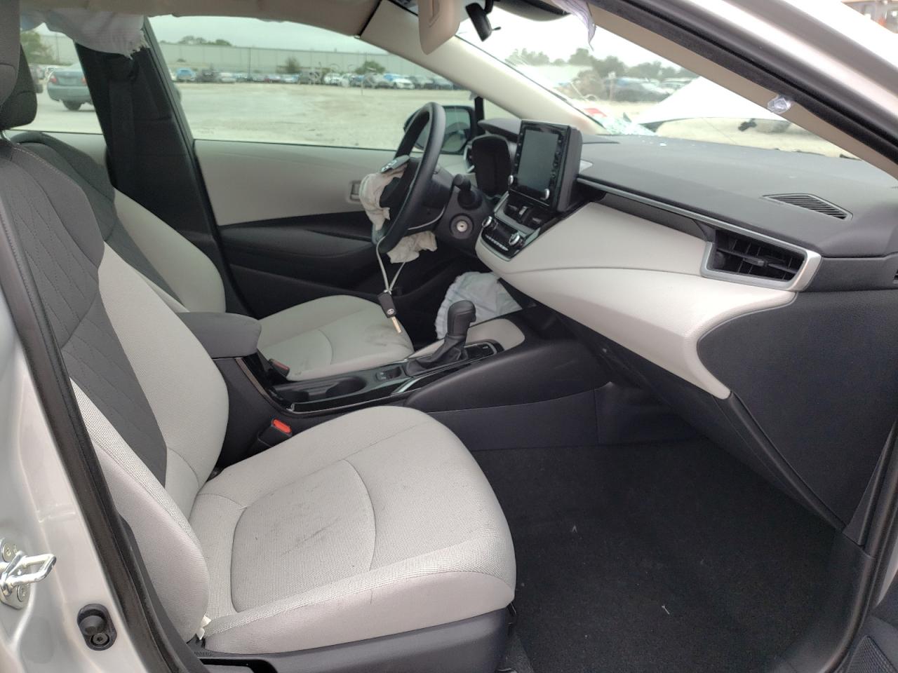 Photo 5 from auction – 2022 TOYOTA COROLLA LE with VIN 5YFEPMAE6NP293810