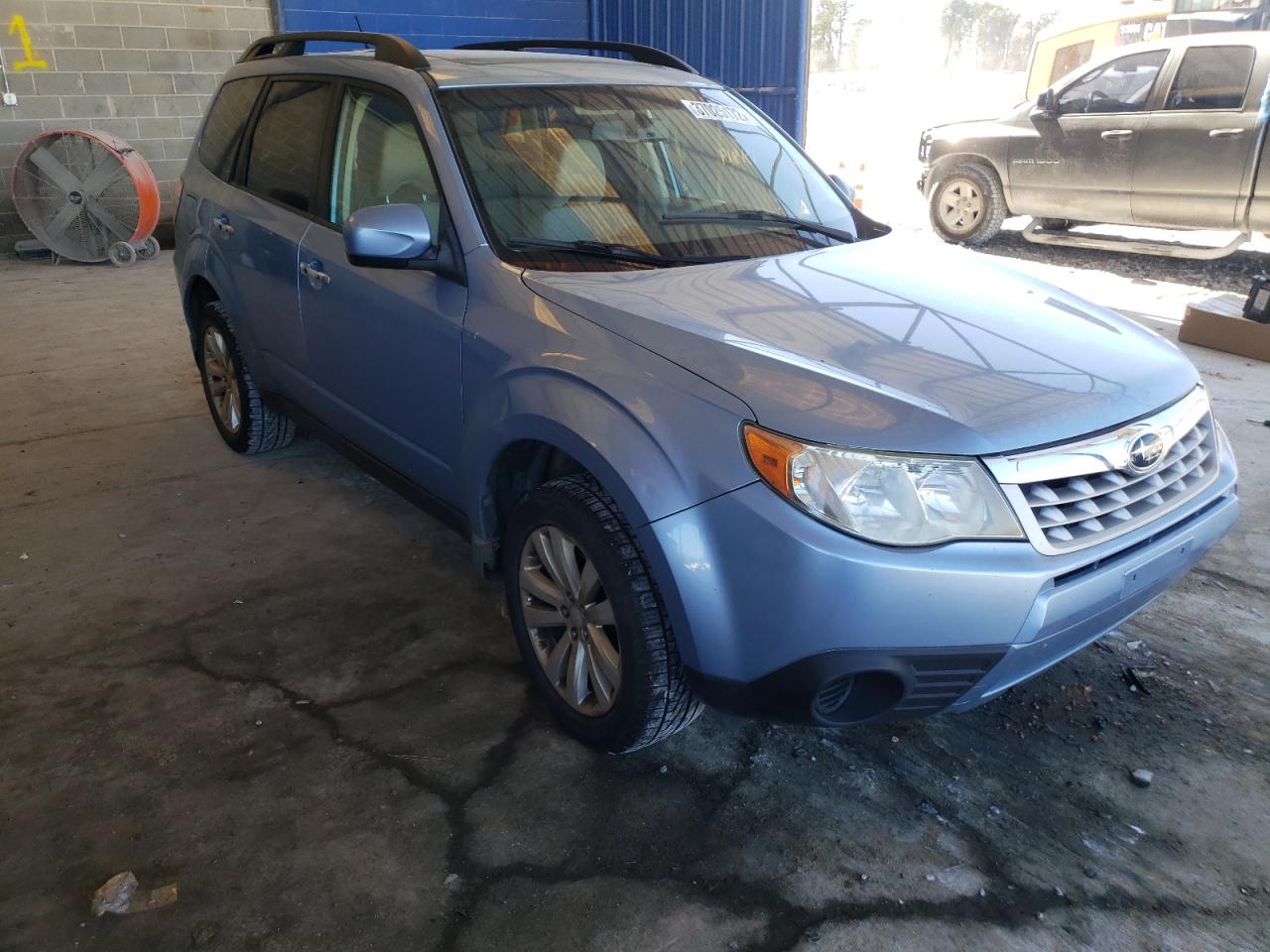 SUBARU FORESTER 2 2012 with VIN JF2SHADCXCH456333 - Photo from auction