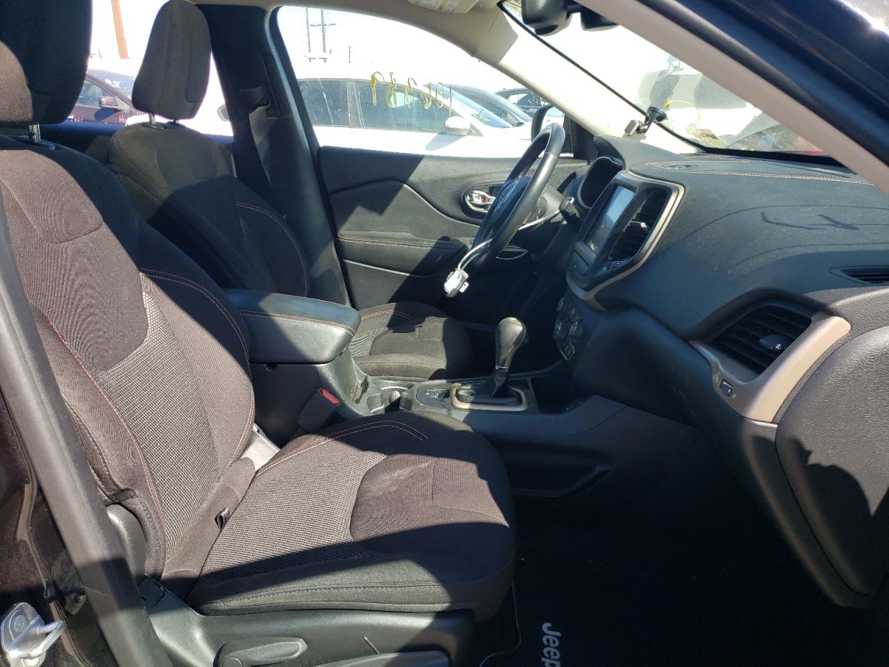 Photo 5 from auction – 2016 JEEP CHEROKEE L with VIN 1C4PJLCS6GW319291