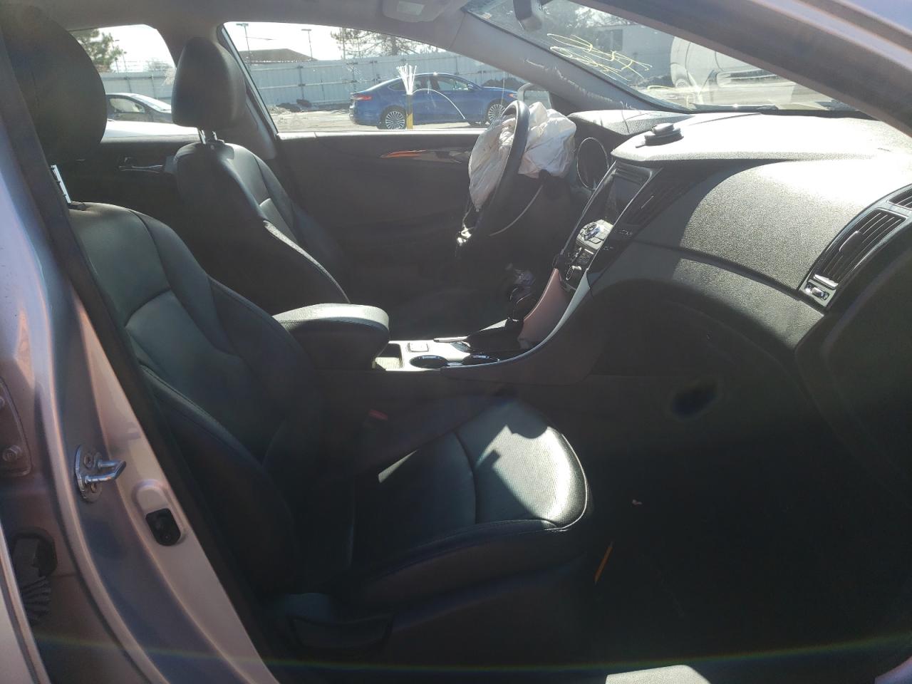 Photo 5 from auction – 2012 HYUNDAI SONATA SE with VIN 5NPEC4AC0CH377741