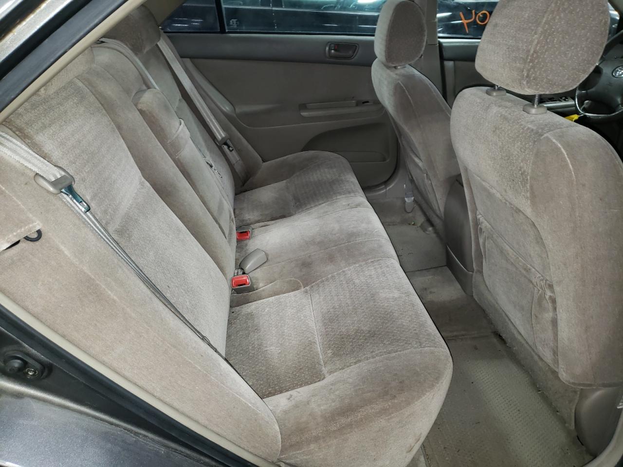 Photo 6 from auction – 2004 TOYOTA CAMRY LE with VIN JTDBE32KX40255979