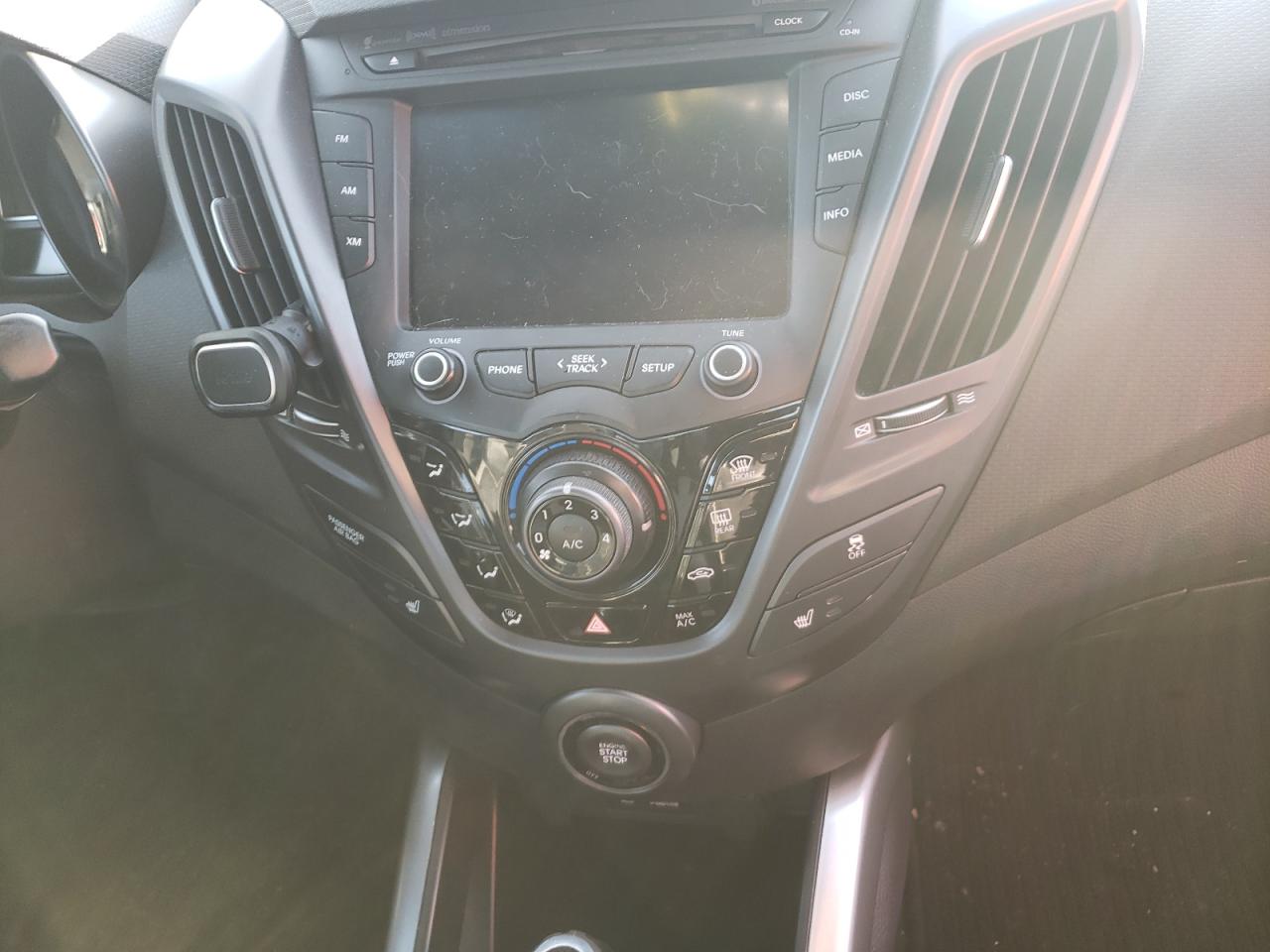 Photo 9 from auction – 2013 HYUNDAI VELOSTER T with VIN KMHTC6AE5DU179230
