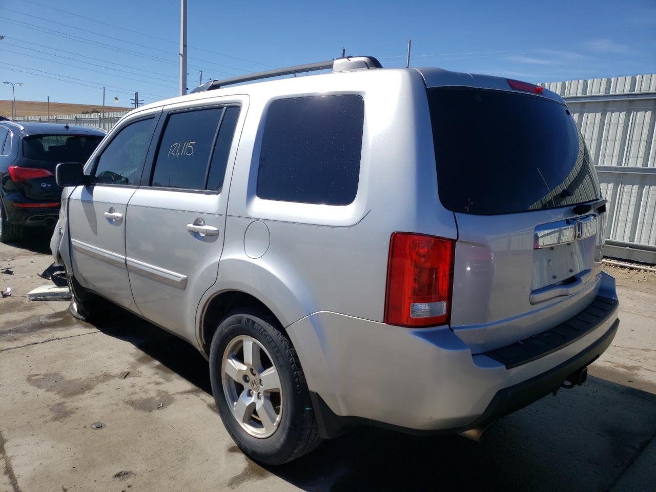 Photo 3 from auction – 2011 HONDA PILOT EX with VIN 5FNYF4H41BB085659