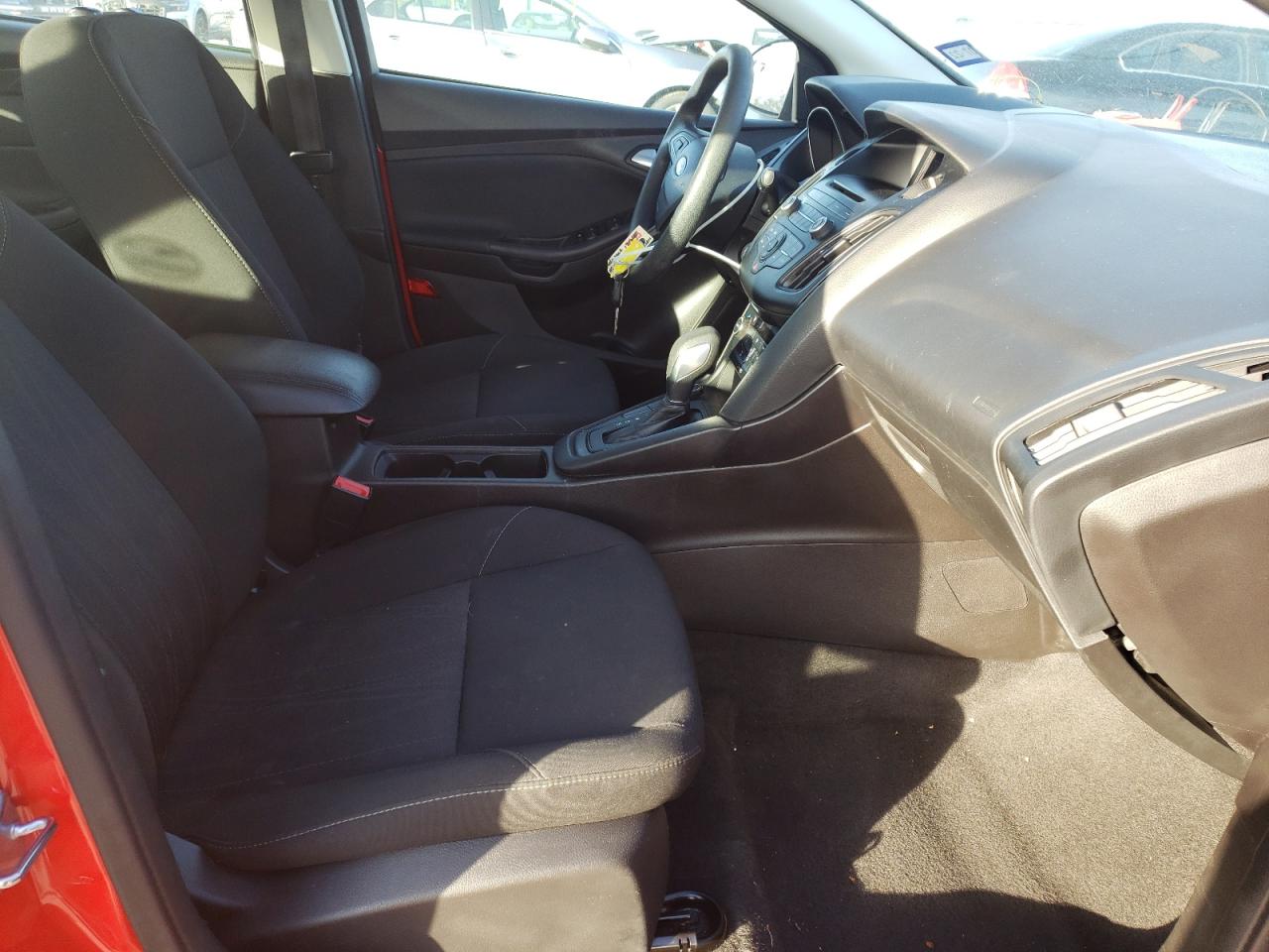 Photo 5 from auction – 2017 FORD FOCUS SE with VIN 1FADP3FE0HL266801