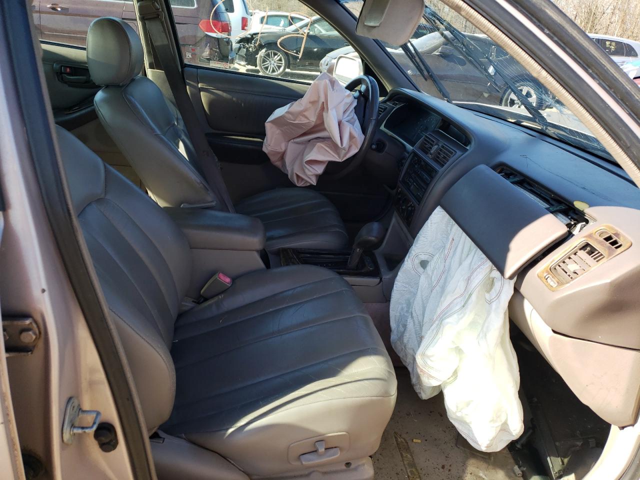 Photo 5 from auction – 1997 TOYOTA AVALON XL with VIN 4T1BF12BXVU210984