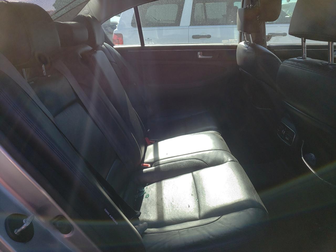Photo 6 from auction – 2012 HYUNDAI GENESIS 5. with VIN KMHGC4DH2CU188963