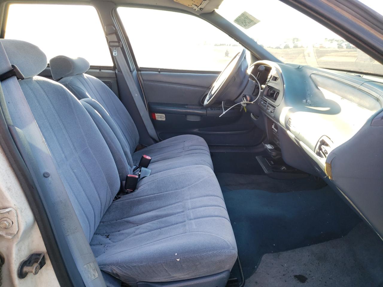 Photo 5 from auction – 1993 FORD TAURUS GL with VIN 1FACP5746PG300230