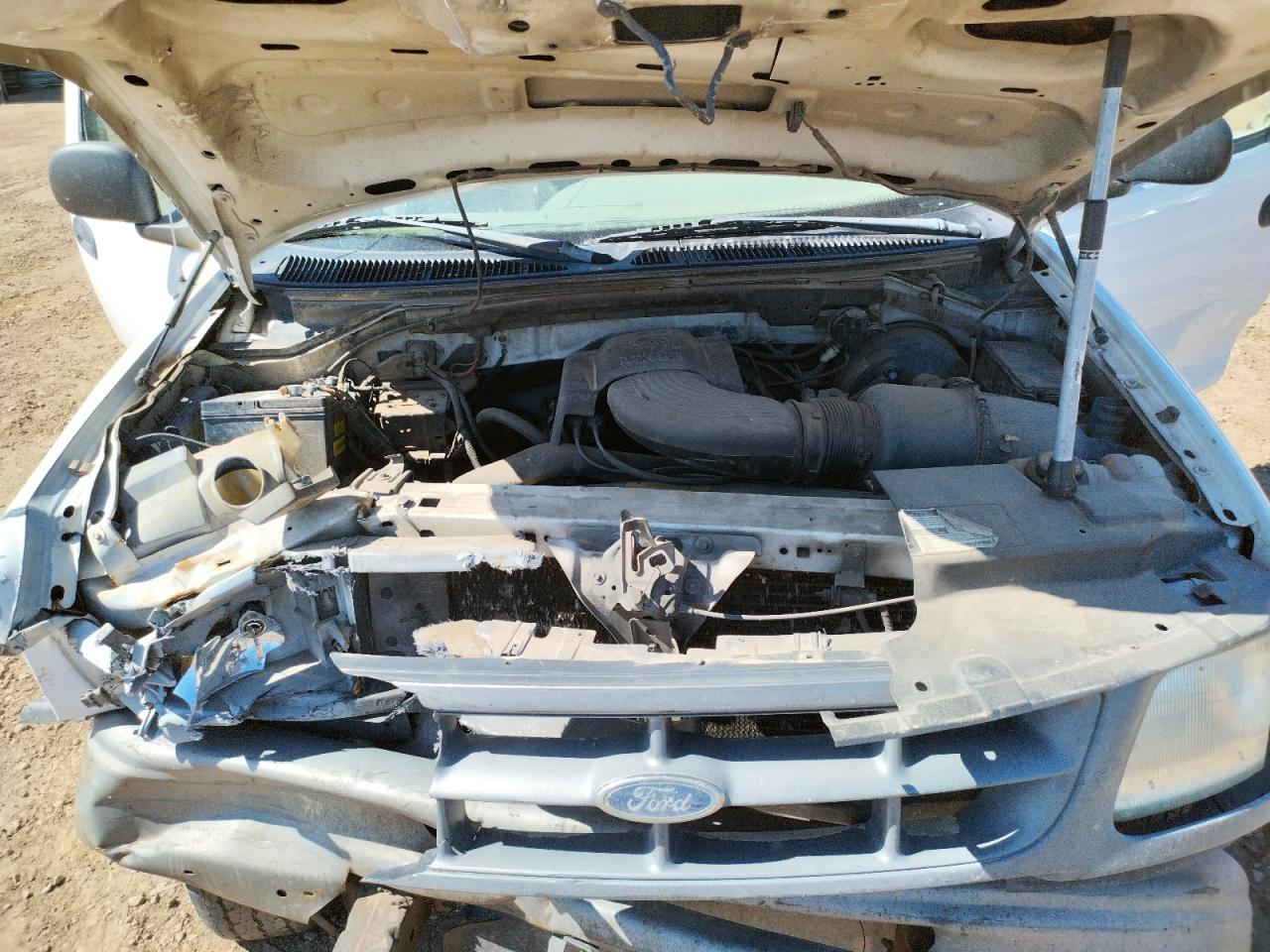 Photo 7 from auction – 2000 FORD F150 with VIN 1FTRF17W6YNB69640