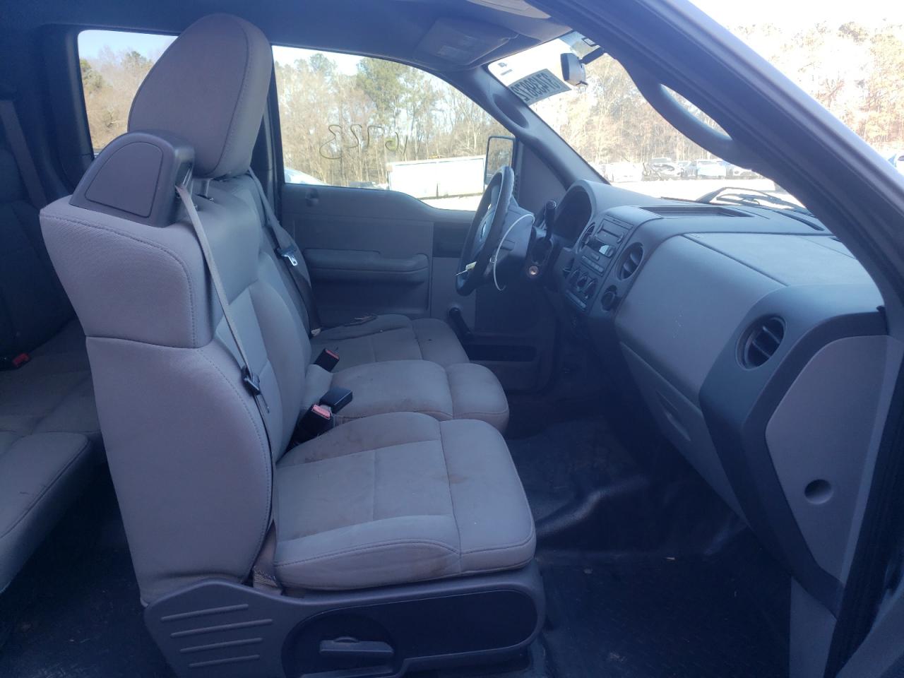 Photo 5 from auction – 2006 FORD F150 with VIN 1FTRX12W16NA29657