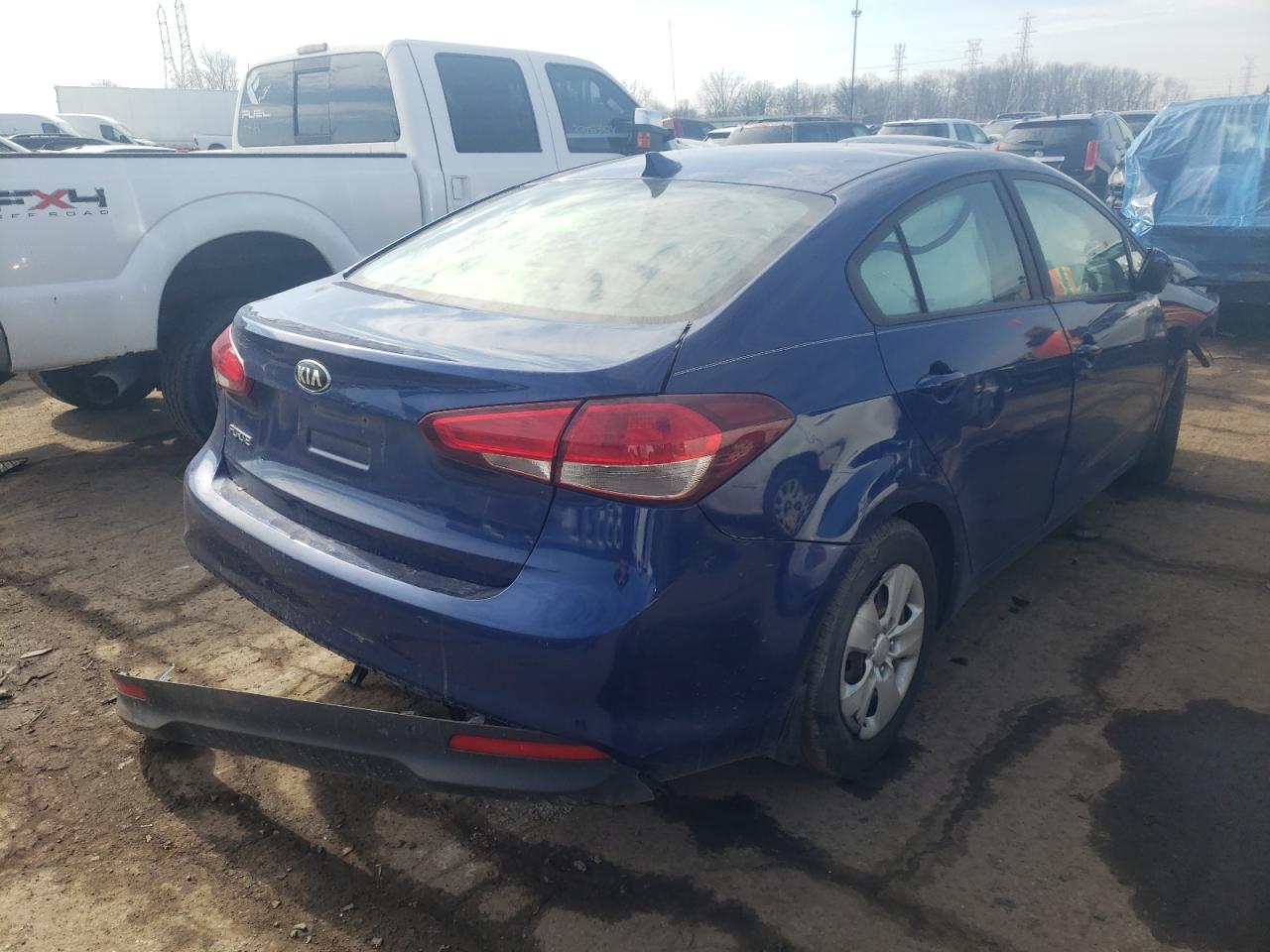 Photo 4 from auction – 2017 KIA FORTE LX with VIN 3KPFK4A71HE085537