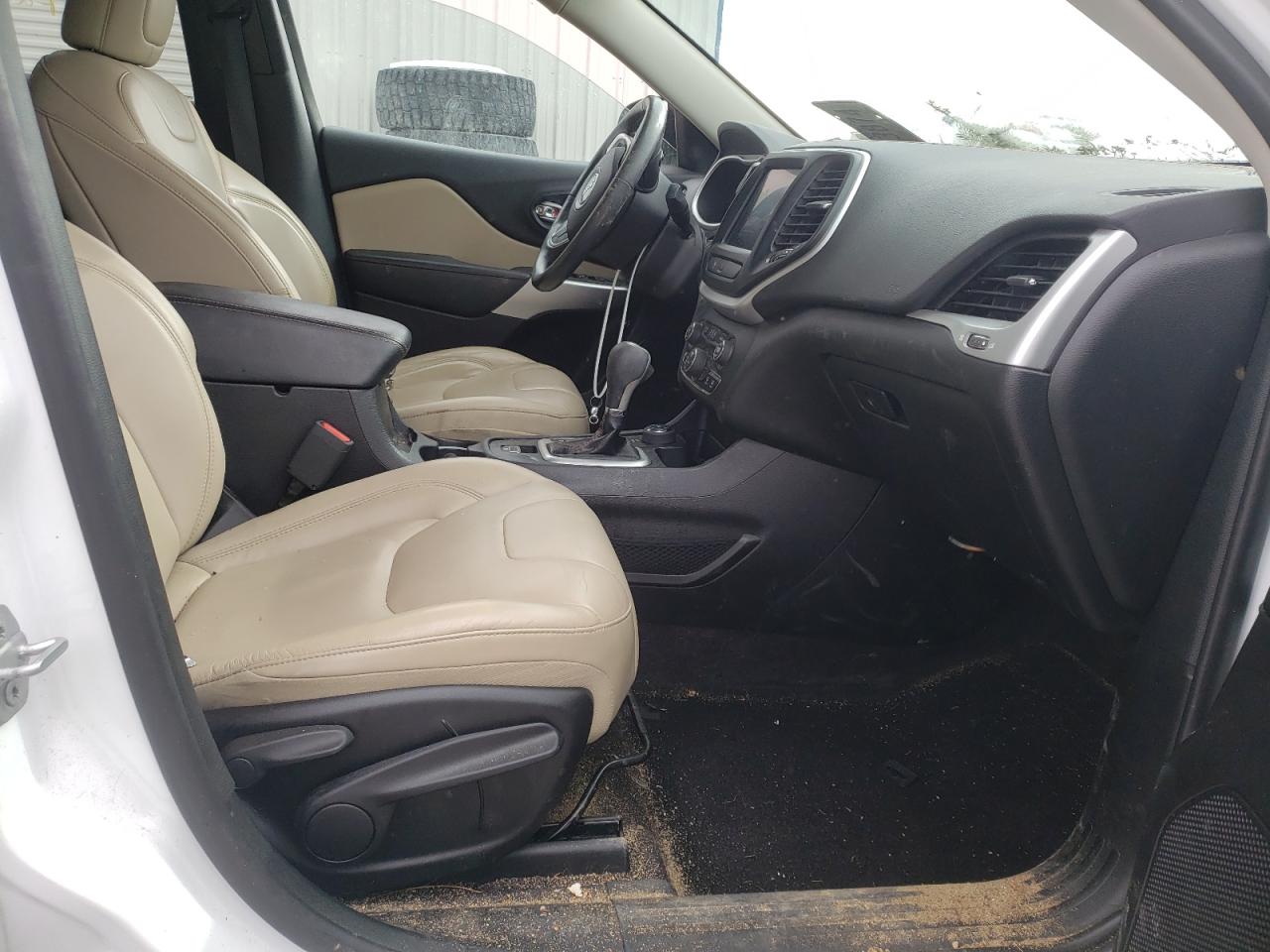 Photo 5 from auction – 2018 JEEP CHEROKEE L with VIN 1C4PJMDX3JD602234