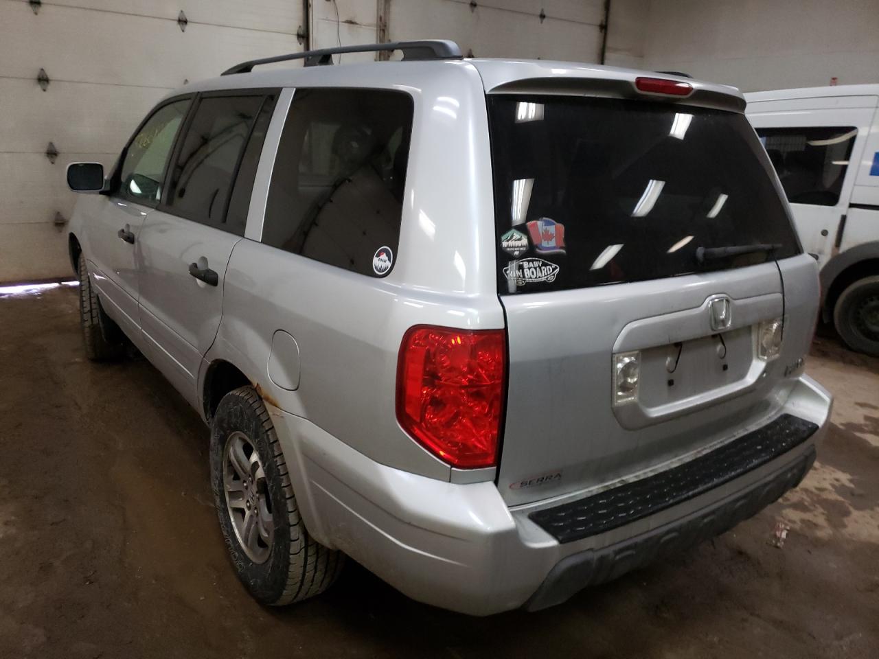 Photo 3 from auction – 2003 HONDA PILOT EX with VIN 2HKYF18493H571296