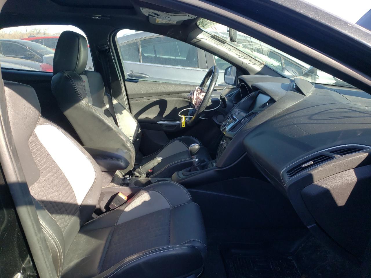 Photo 5 from auction – 2014 FORD FOCUS ST with VIN 1FADP3L95EL311346
