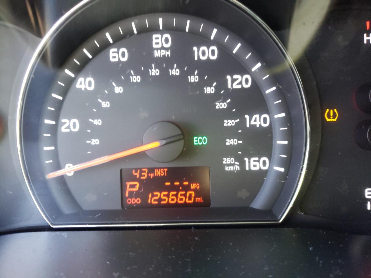 Photo 8 from auction – 2015 KIA SORENTO LX with VIN 5XYKTCA65FG604554