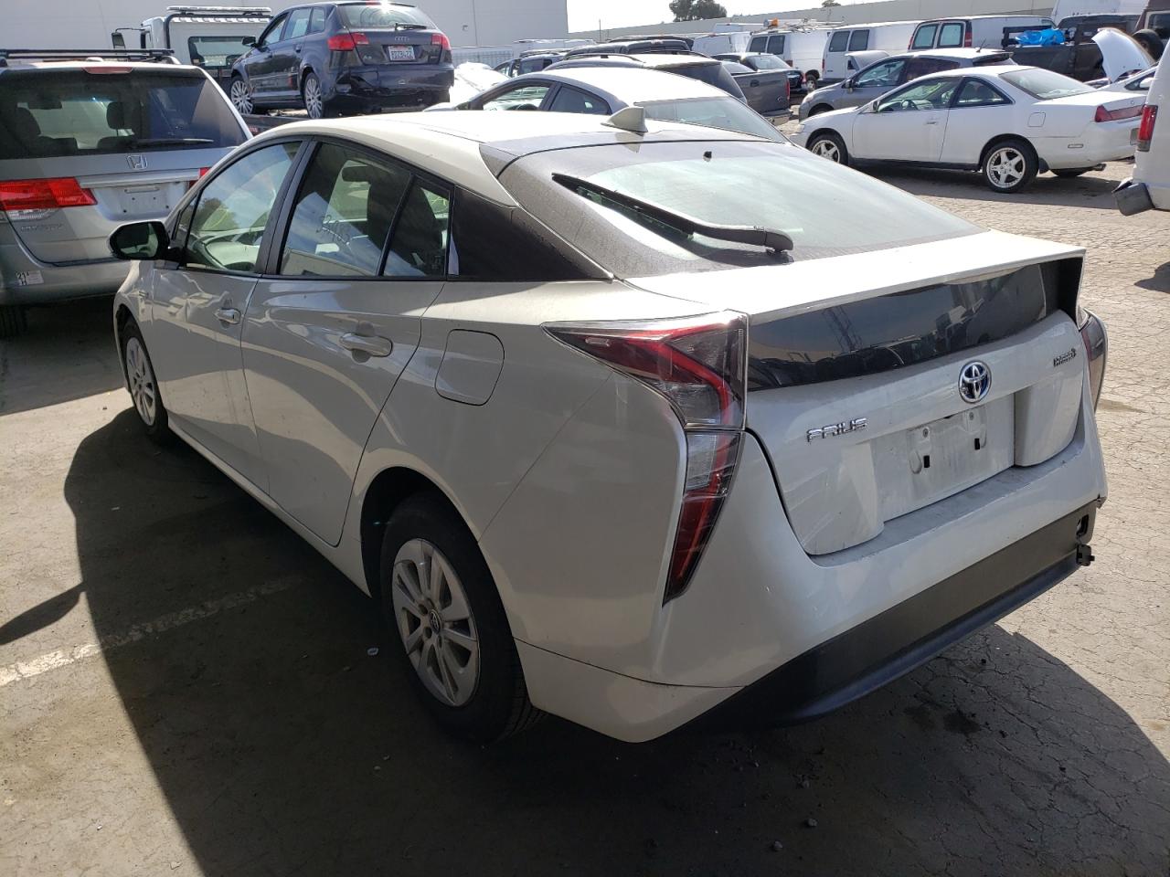 Photo 3 from auction – 2016 TOYOTA PRIUS with VIN JTDKBRFU2G3018932