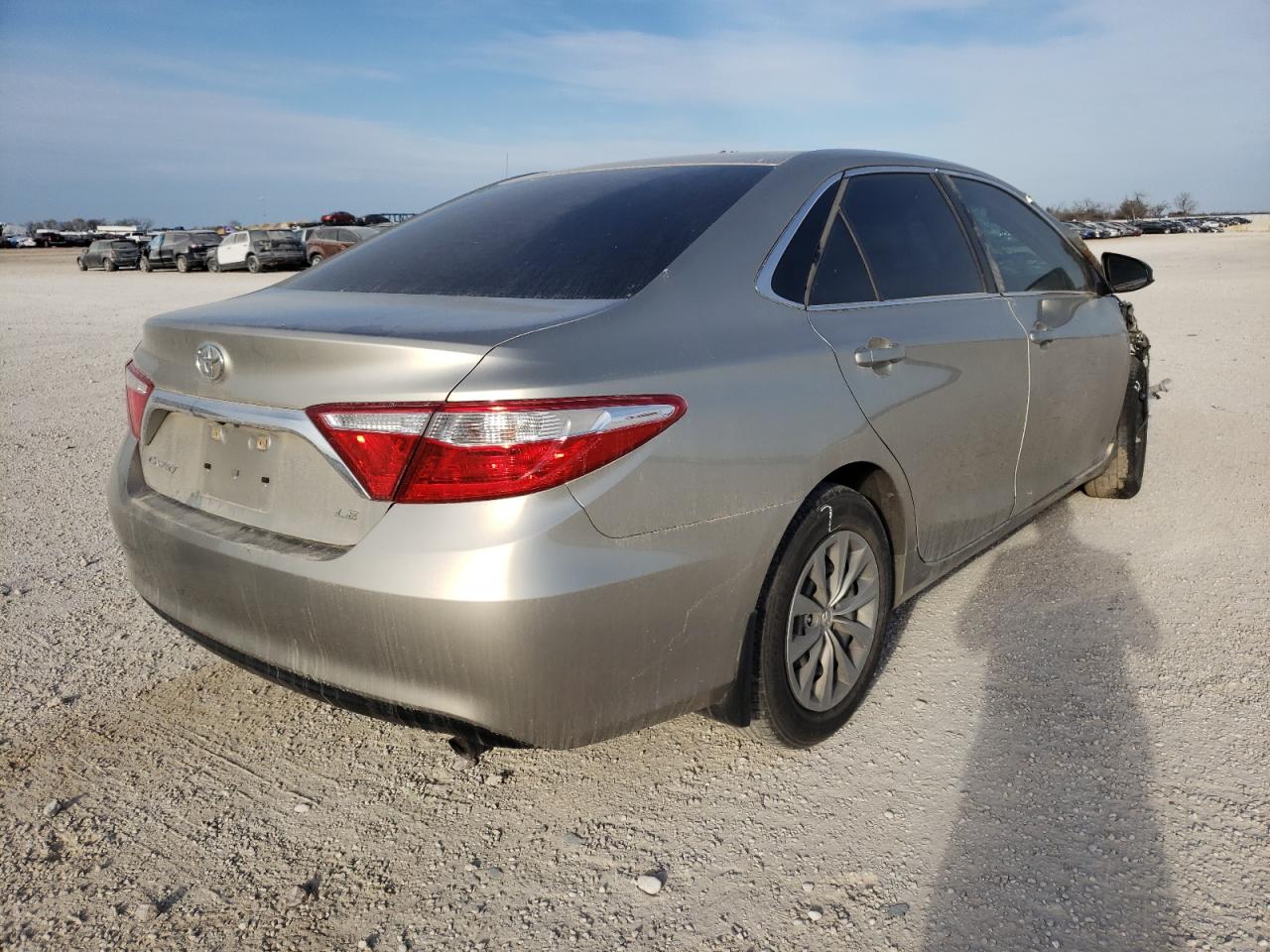 Photo 4 from auction – 2017 TOYOTA CAMRY LE with VIN 4T1BF1FK5HU439832