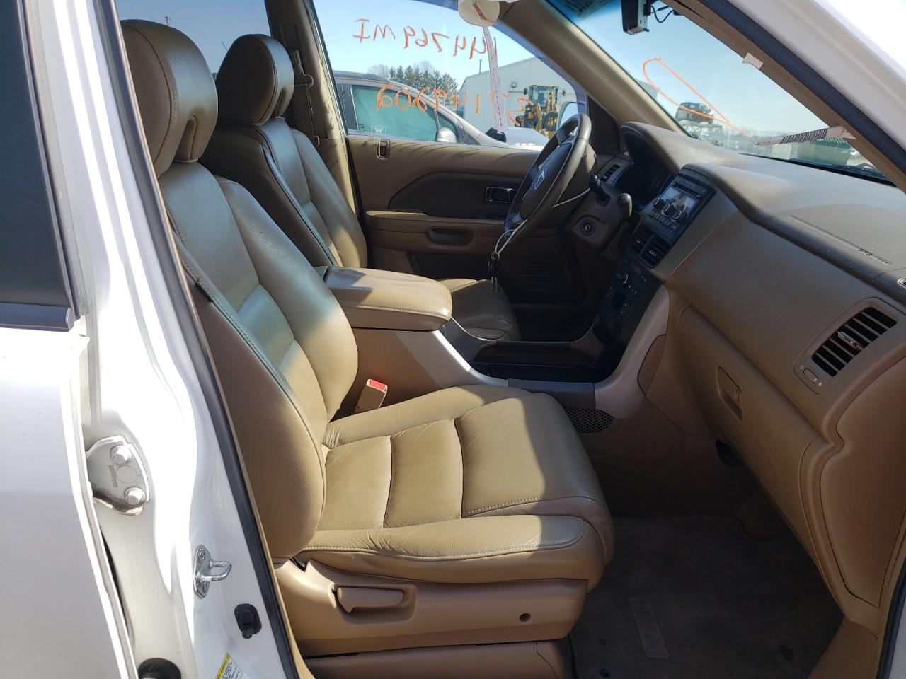 Photo 5 from auction – 2008 HONDA PILOT EXL with VIN 5FNYF185X8B035830
