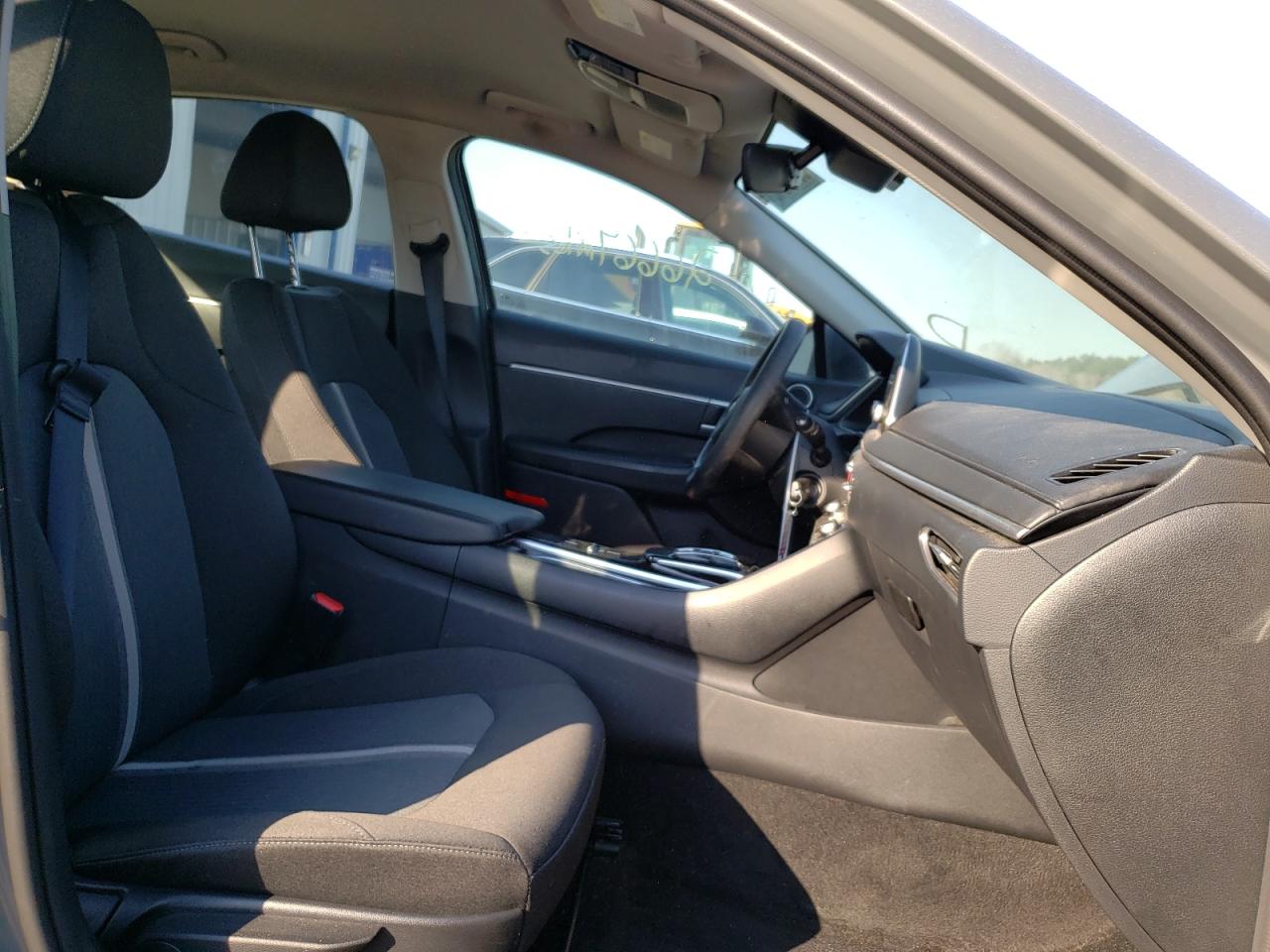 Photo 5 from auction – 2021 HYUNDAI SONATA SE with VIN 5NPEG4JA6MH071602