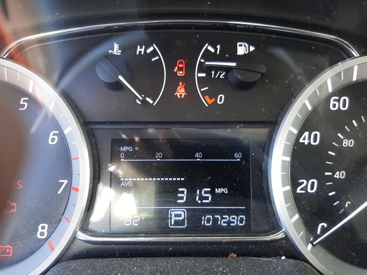 Photo 8 from auction – 2015 NISSAN SENTRA S with VIN 3N1AB7AP2FY342828