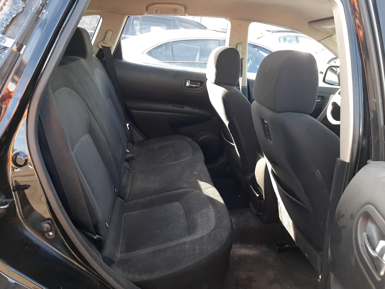 Photo 6 from auction – 2011 NISSAN ROGUE S with VIN JN8AS5MT9BW570051
