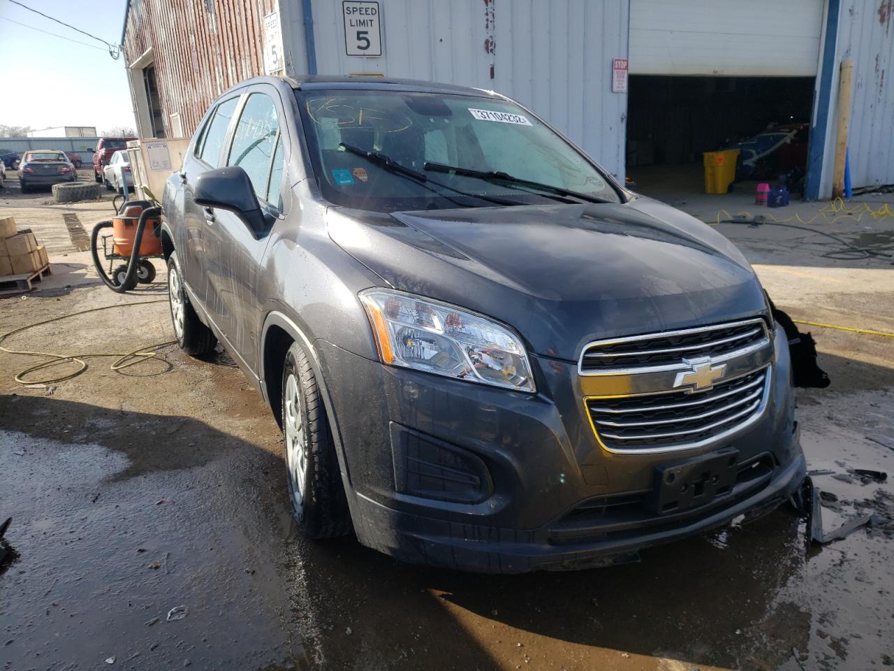 CHEVROLET TRAX LS 2016 مع رقم تعريف المركبة 3GNCJKSB9GL236753 - صورة من المزاد